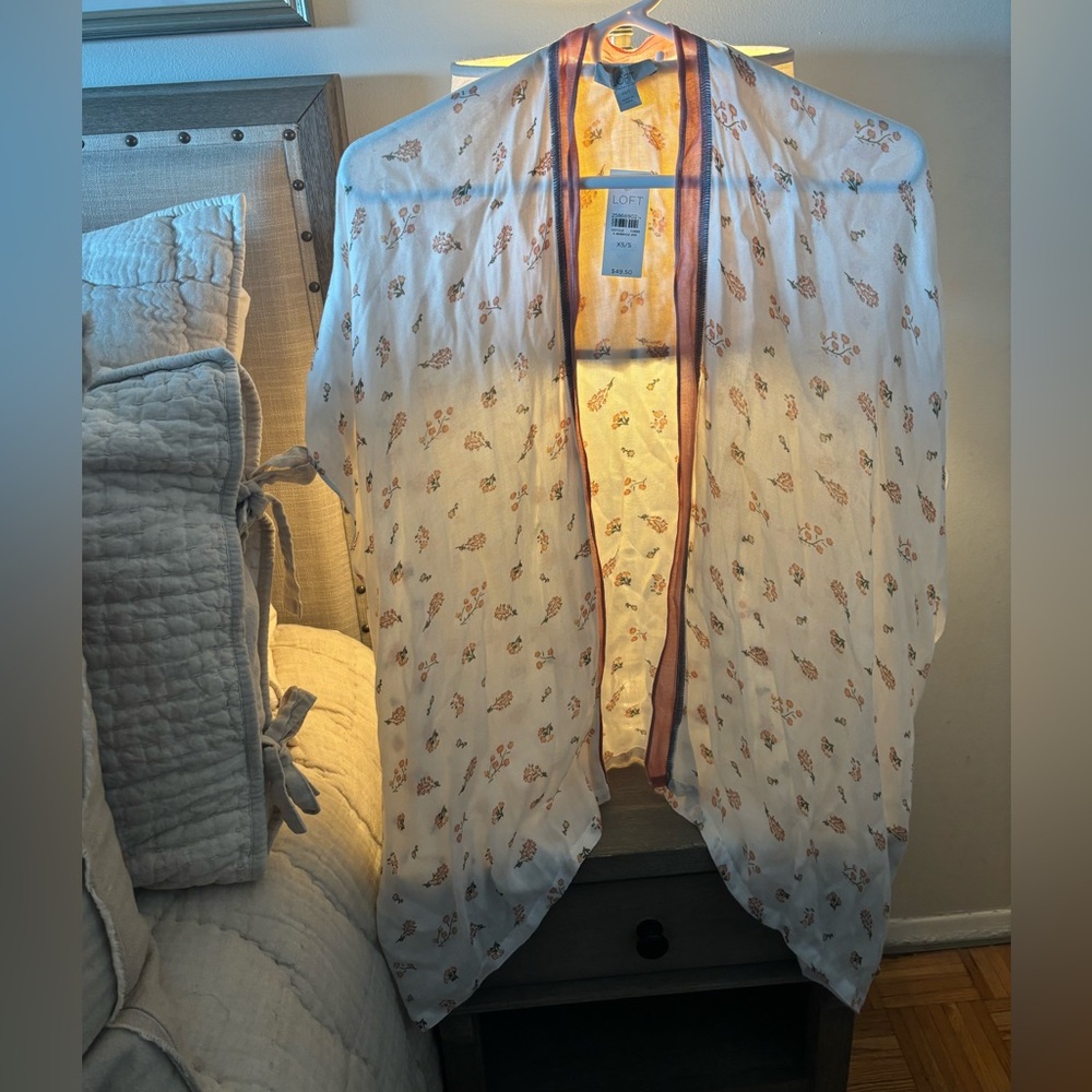 NWT LOFT FLORAL CORAL/WHITE KIMONO COVER UP XS/S